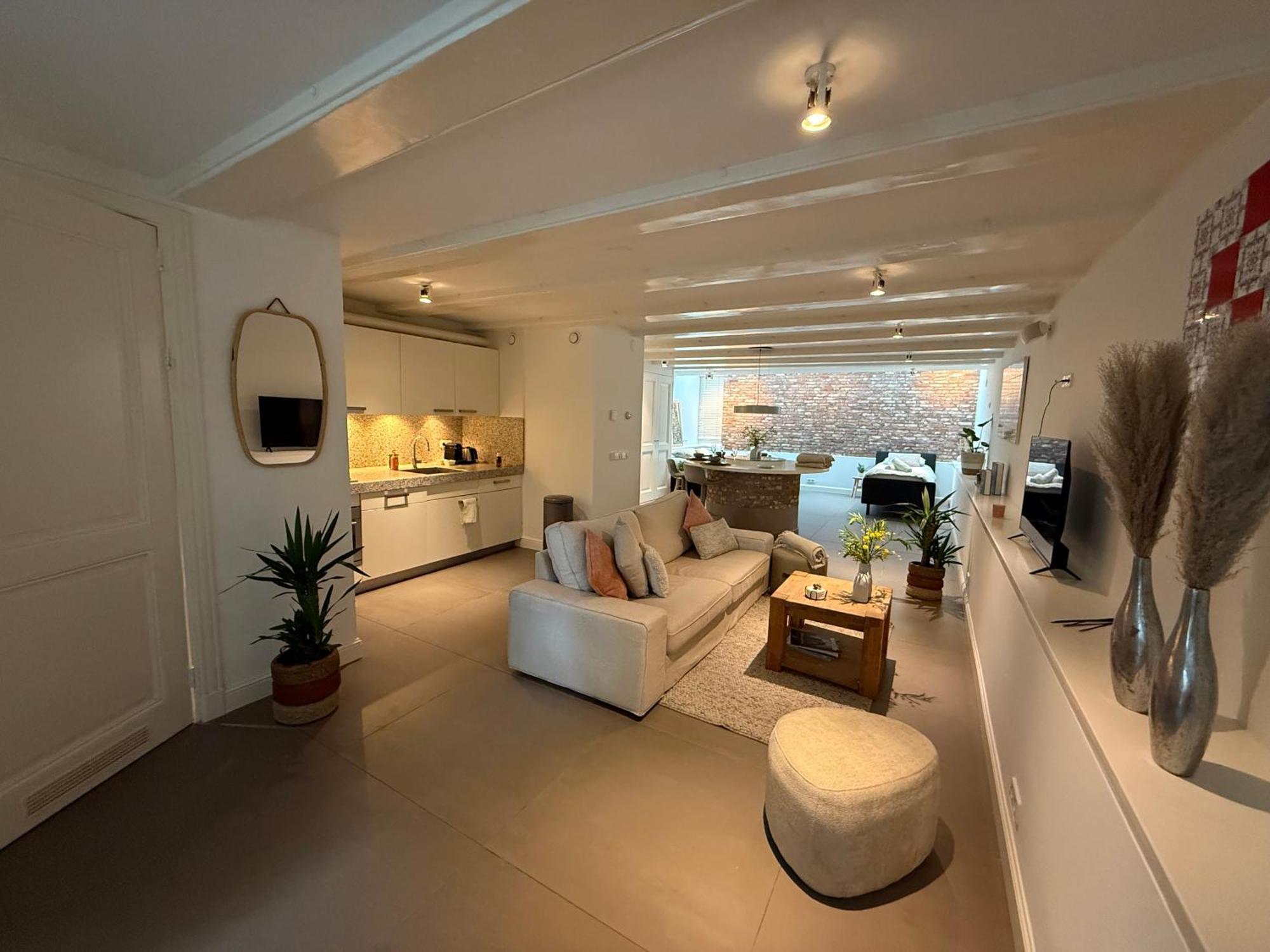 Appartement Elegant Canal-side In Heart Of Amsterdam